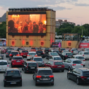 Autokino: Blick Richtung Leinwand